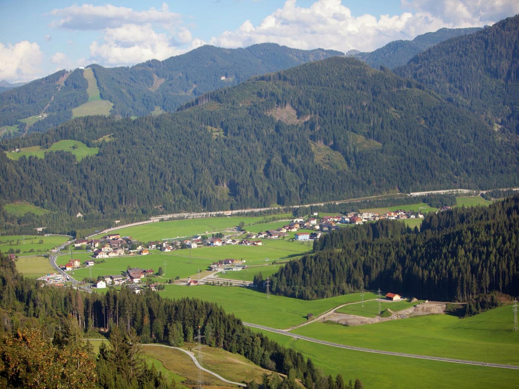 Cozy Apartment in Sankt Johann im Pongau near Ski Area Wagrain Bagian luar foto